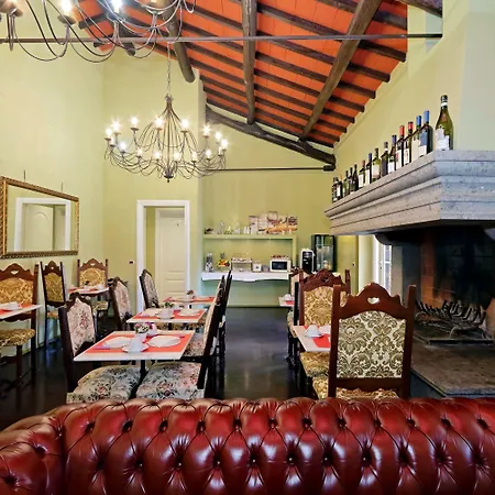 Antico Platano לינה וארוחת בוקר 4*