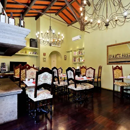 Antico Platano לינה וארוחת בוקר 4*