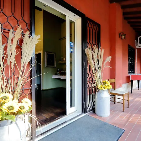 לינה וארוחת בוקר Antico Platano 4*